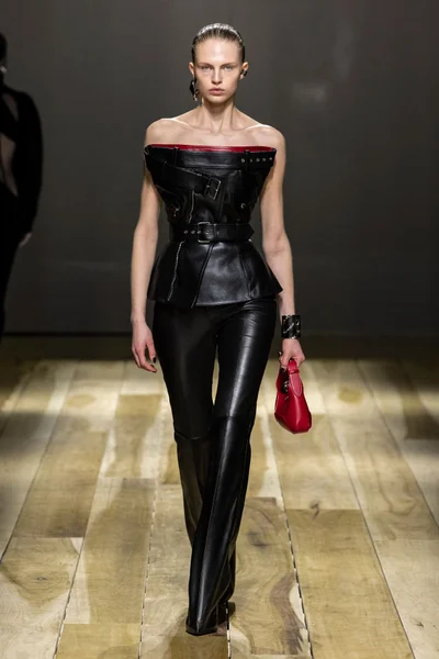 Look 40